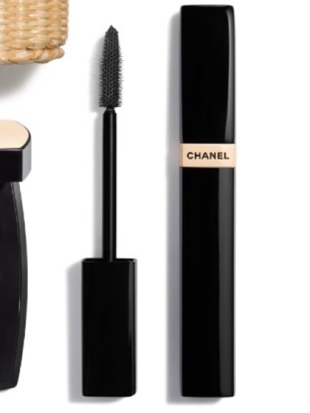 CHANEL Les Beiges Volume and Definition Mascara - Picture 5 of 7